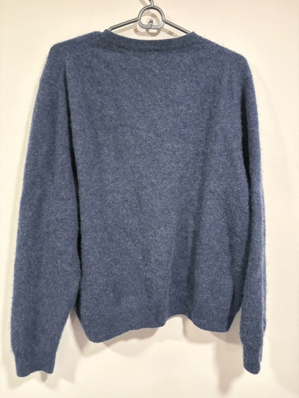 Bloomingdale's Men's Heathered Navy V-Neck Sweater
